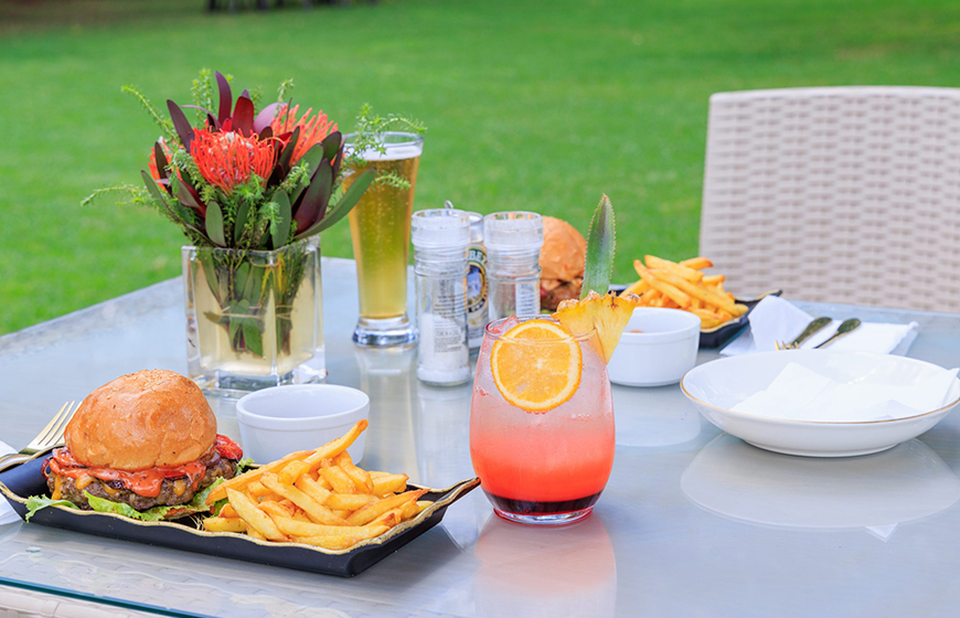 LaCasa Lounge & Bar
